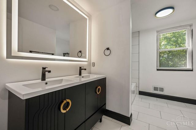 1123 Yale Avenue, Cincinnati, OH 45206