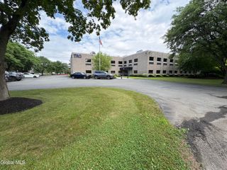 18 Computer Drive, Colonie, NY 12205