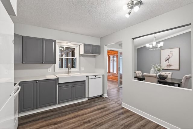 6608 Edgemont Boulevard N, Brooklyn Park, MN 55428