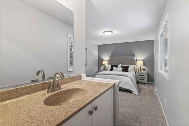 6608 Edgemont Boulevard N, Brooklyn Park, MN 55428