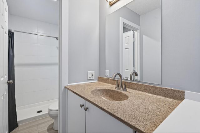 6608 Edgemont Boulevard N, Brooklyn Park, MN 55428