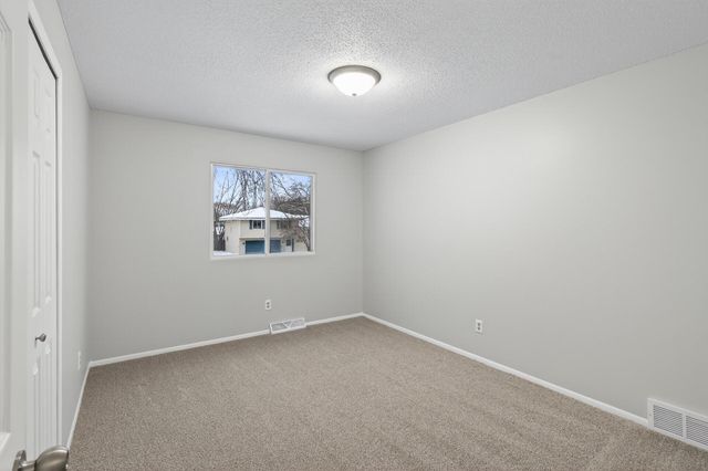 6608 Edgemont Boulevard N, Brooklyn Park, MN 55428