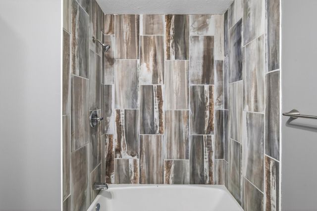 6608 Edgemont Boulevard N, Brooklyn Park, MN 55428