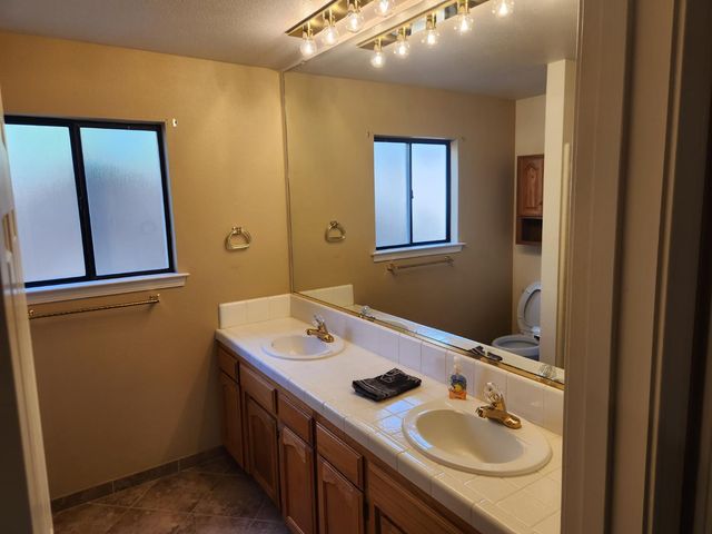 6502 N Delbert Avenue, Fresno, CA 93722