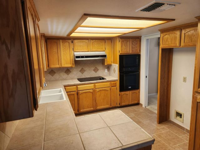6502 N Delbert Avenue, Fresno, CA 93722