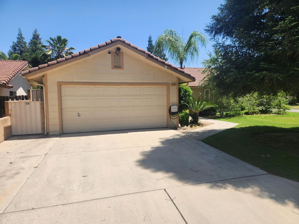 6502 N Delbert Avenue, Fresno, CA 93722