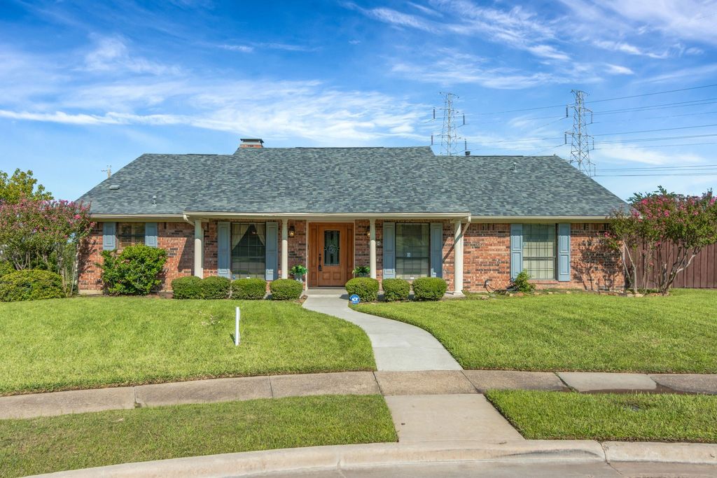 2101 HUNTERS RIDGE, Carrollton, TX 75006