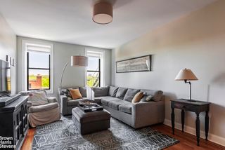4414 Cayuga Ave Apt 1D, New York City, NY 10471