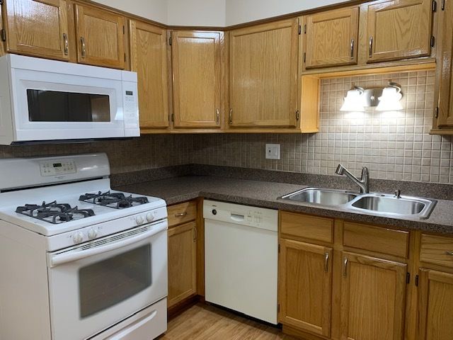 17220 71st Avenue 12, Tinley Park, IL 60477