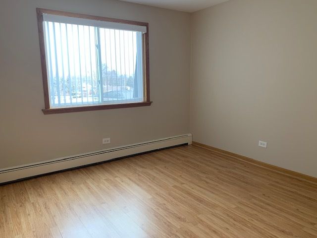 17220 71st Avenue 12, Tinley Park, IL 60477