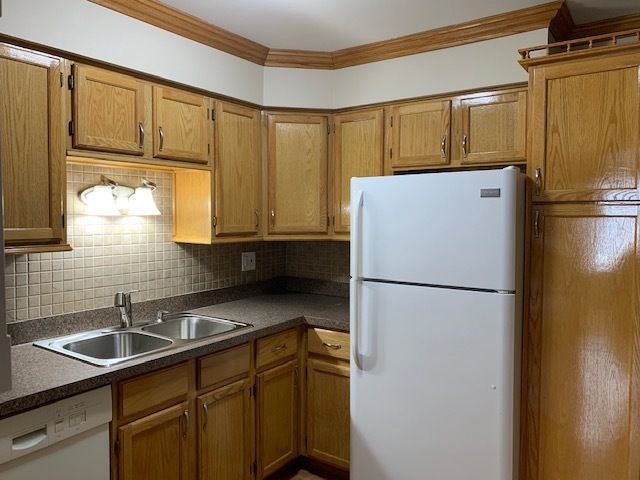 17220 71st Avenue 12, Tinley Park, IL 60477