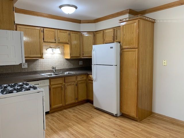 17220 71st Avenue 12, Tinley Park, IL 60477