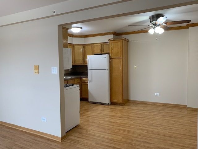 17220 71st Avenue 12, Tinley Park, IL 60477