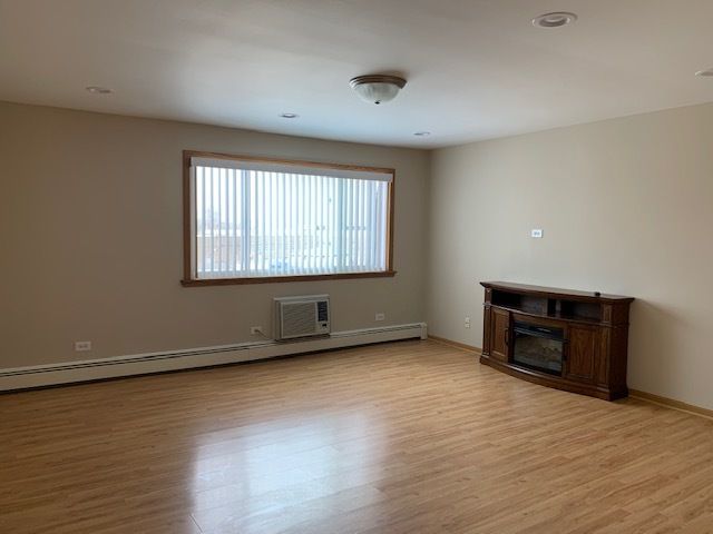 17220 71st Avenue 12, Tinley Park, IL 60477