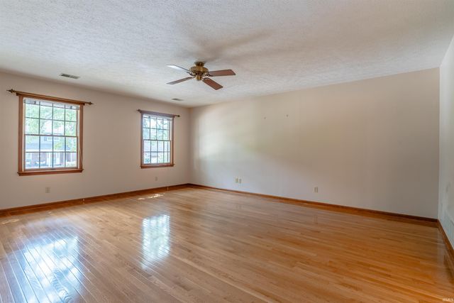 1542 Kings Bridge Road, Evansville, IN 47725