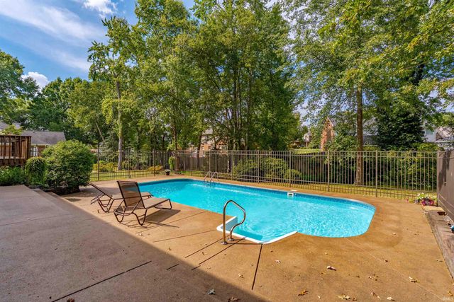 1542 Kings Bridge Road, Evansville, IN 47725