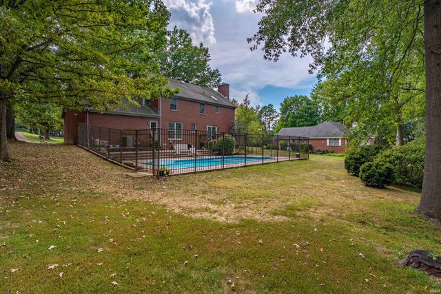 1542 Kings Bridge Road, Evansville, IN 47725