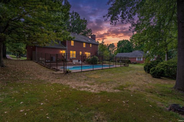 1542 Kings Bridge Road, Evansville, IN 47725