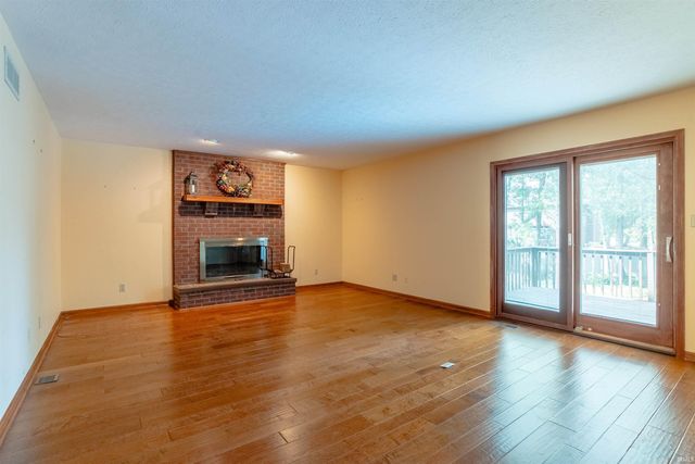 1542 Kings Bridge Road, Evansville, IN 47725
