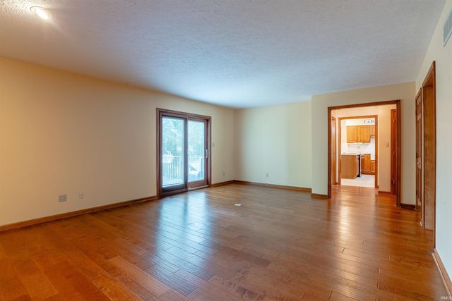 1542 Kings Bridge Road, Evansville, IN 47725