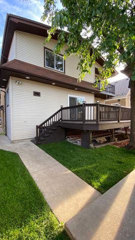 6616 W Melrose Street, Chicago, IL 60634
