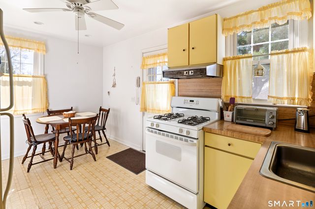 453 Sylvan Knoll Road, Stamford, CT 06902