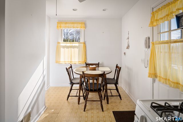 453 Sylvan Knoll Road, Stamford, CT 06902