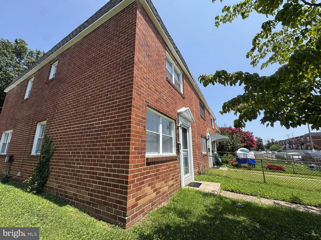 1323 MAPLE AVE, WILMINGTON, DE 19805 — exterior