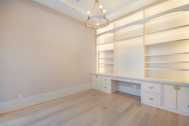 4222 Middleton Road, Dallas, TX 75229