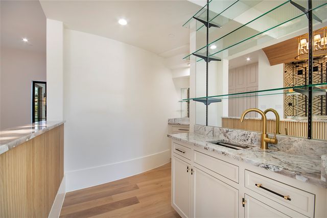 4222 Middleton Road, Dallas, TX 75229