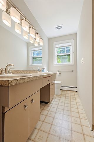 24 Cherry St, Spencer, MA 01562