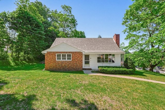 24 Cherry St, Spencer, MA 01562