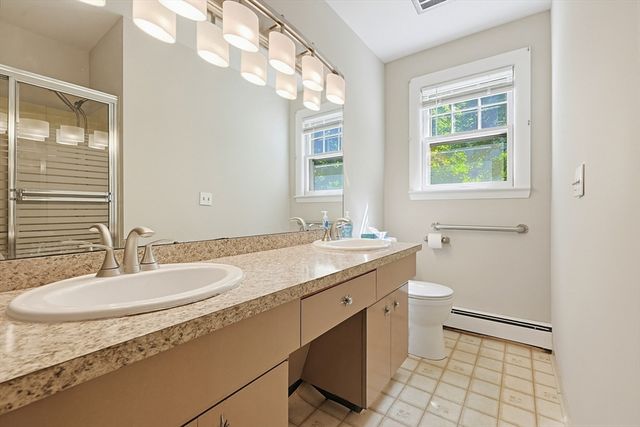 24 Cherry St, Spencer, MA 01562