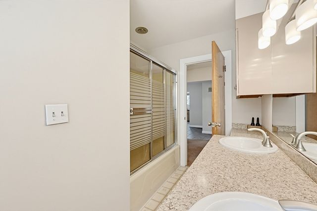 24 Cherry St, Spencer, MA 01562