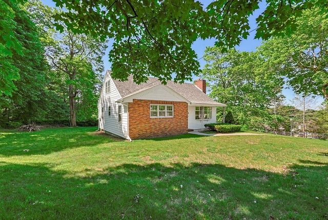 24 Cherry St, Spencer, MA 01562