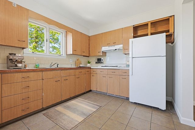 24 Cherry St, Spencer, MA 01562