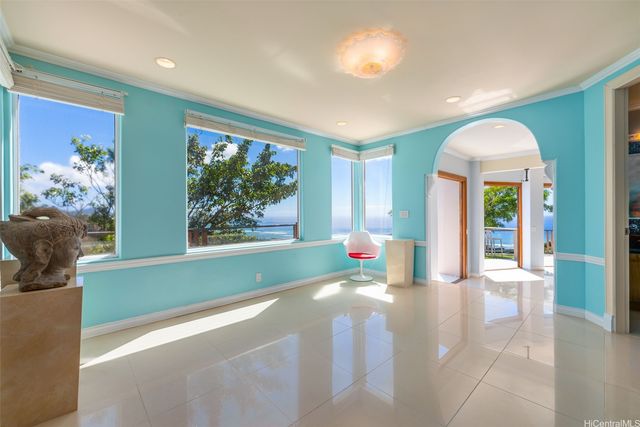 5201 Kuaiwi Place, Honolulu, HI 96821