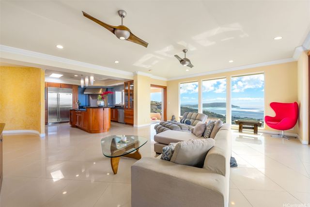 5201 Kuaiwi Place, Honolulu, HI 96821