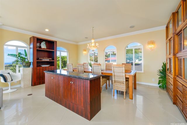 5201 Kuaiwi Place, Honolulu, HI 96821
