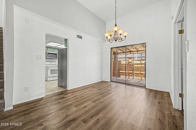 2518 E SHAW BUTTE Drive, Phoenix, AZ 85028