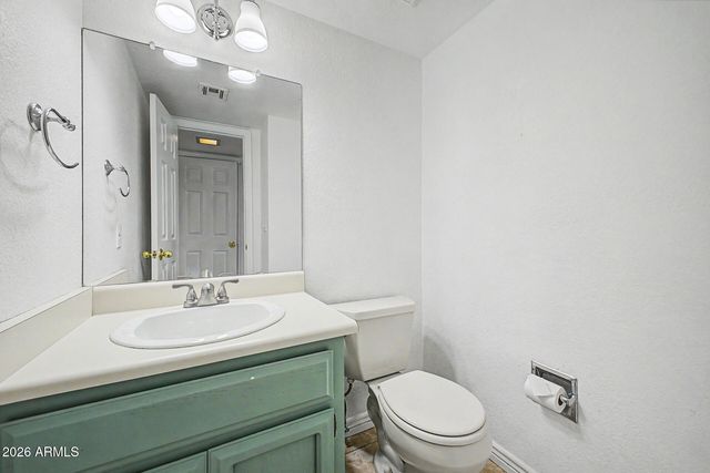 2518 E SHAW BUTTE Drive, Phoenix, AZ 85028