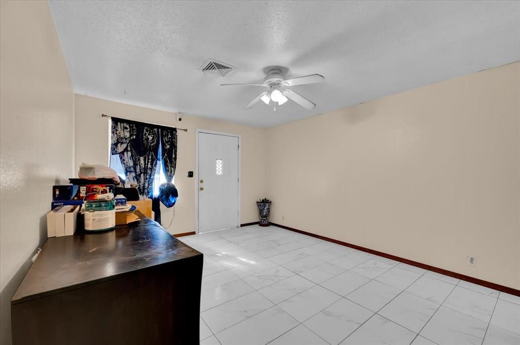 Image 6 of property listing at 4021 SE 45th Terrace, Oklahoma City, OK 73135