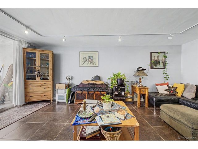 1155 N Ash St 202, Denver, CO 80220