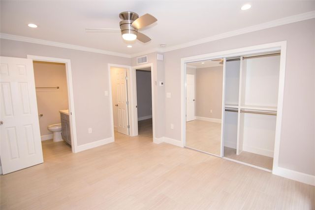 2201 Fountain View Drive 44, Houston, TX 77057