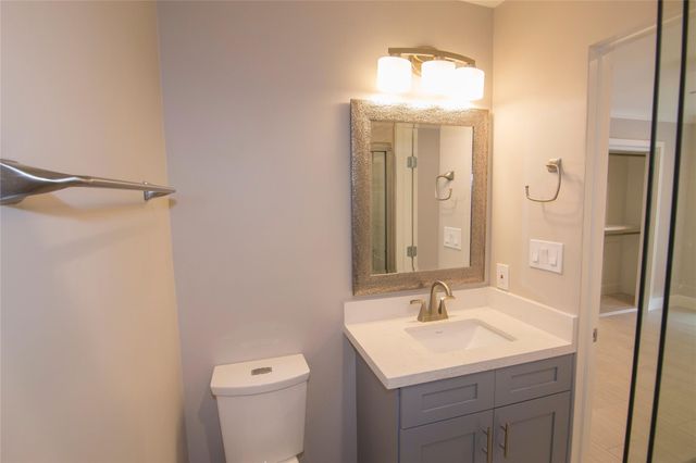 2201 Fountain View Drive 44, Houston, TX 77057