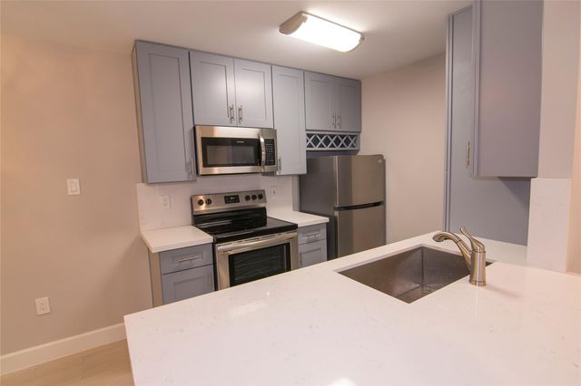 2201 Fountain View Drive 44, Houston, TX 77057