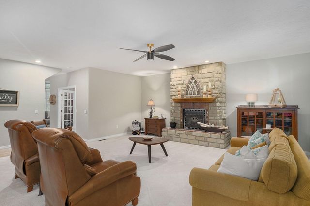 2361 S Celebration Avenue, Springfield, MO 65809
