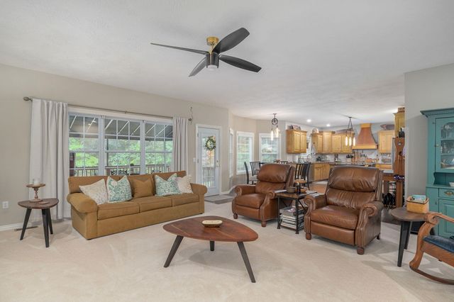 2361 S Celebration Avenue, Springfield, MO 65809