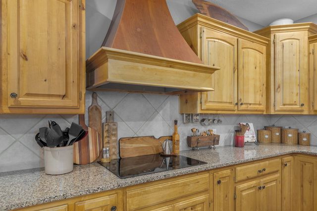 2361 S Celebration Avenue, Springfield, MO 65809