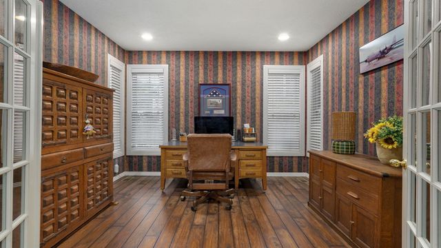 2361 S Celebration Avenue, Springfield, MO 65809